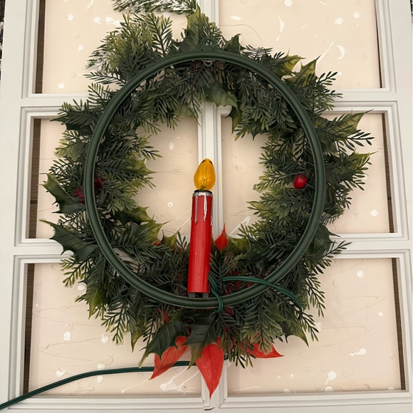 Vintage Christmas Wreath - Picture 13 of 16